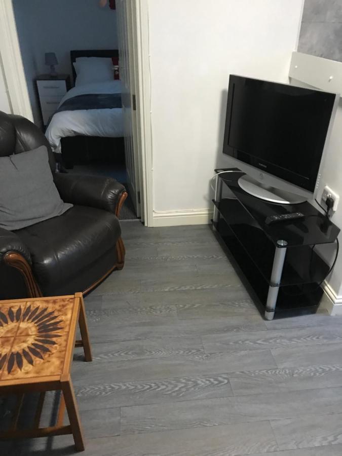 2 Bedroom Apartment พลีมัธ ภายนอก รูปภาพ